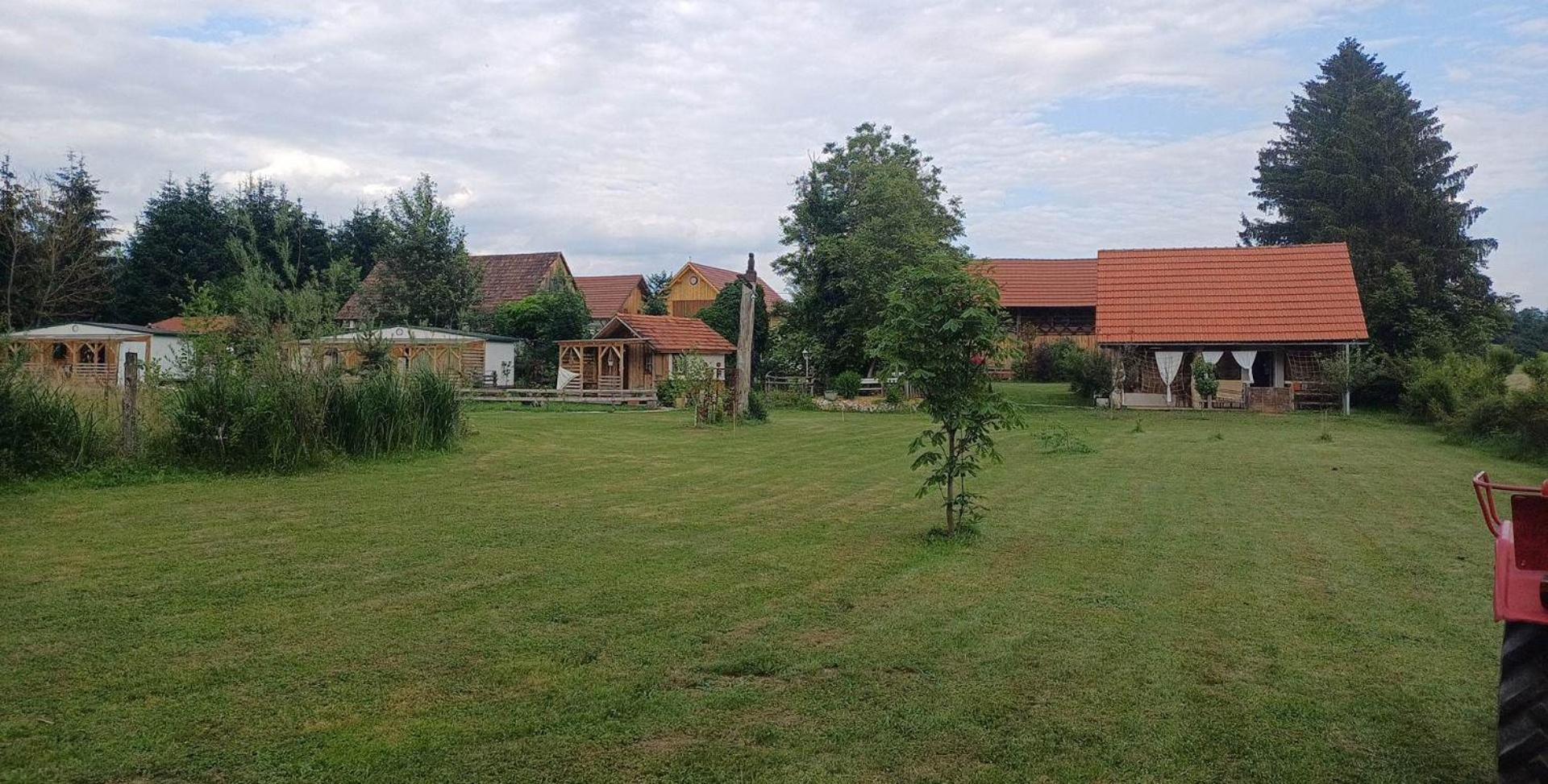 Edenski Vrt Ivancna Gorica Exteriér fotografie